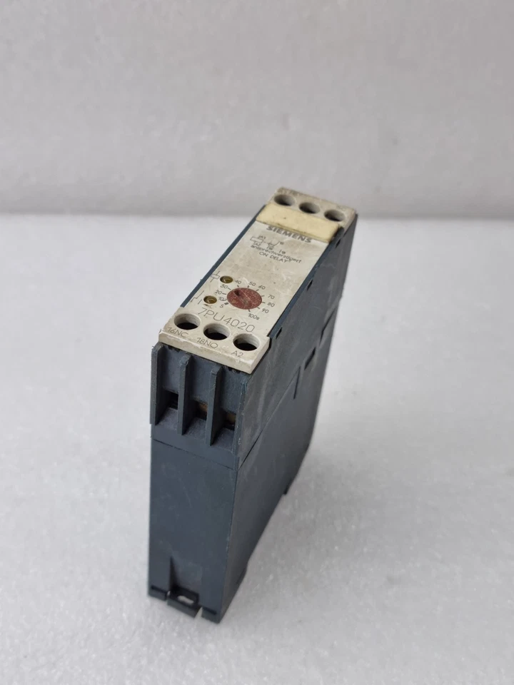 Siemens 7PU4020-3AN20 Time Relay On Delay AC 220/240V 50/60Hz Made-Germany